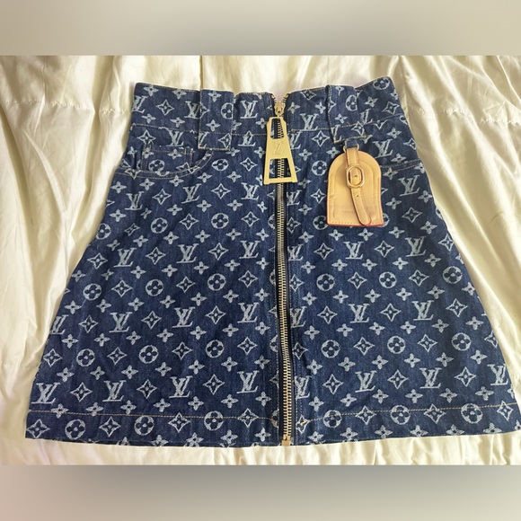Louis Vuitton Dresses & Skirts - LOUIS VUITTON SKIRT